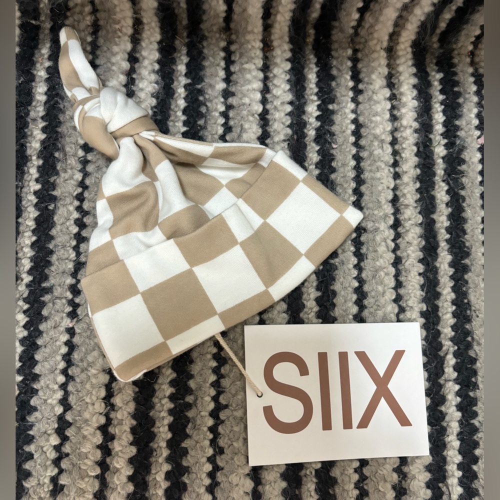 Siix newborn checkered hat